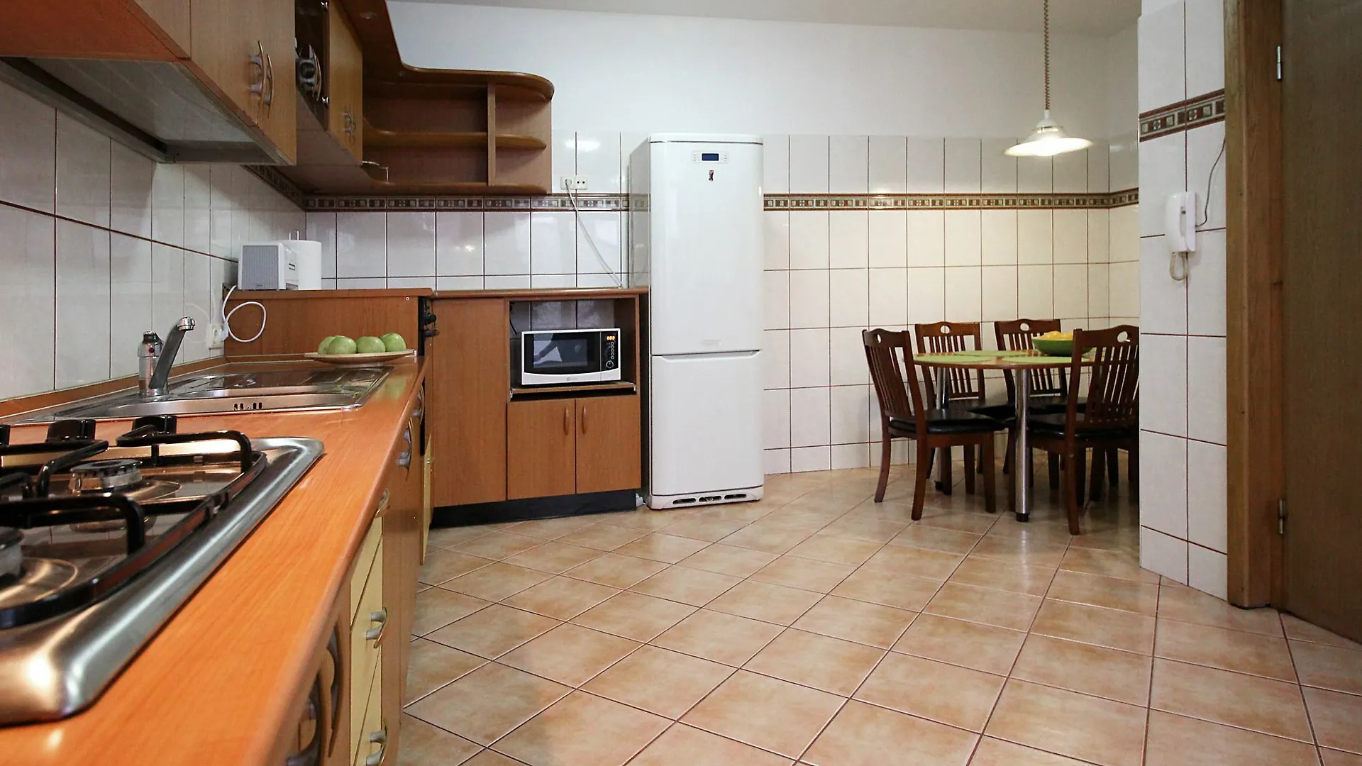 Central Villa Bucureşti 0*,
